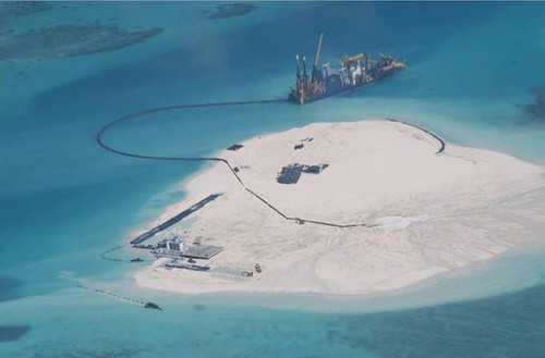 Vietnam protests China’s illegal construction around Johnson South Reef - ảnh 1